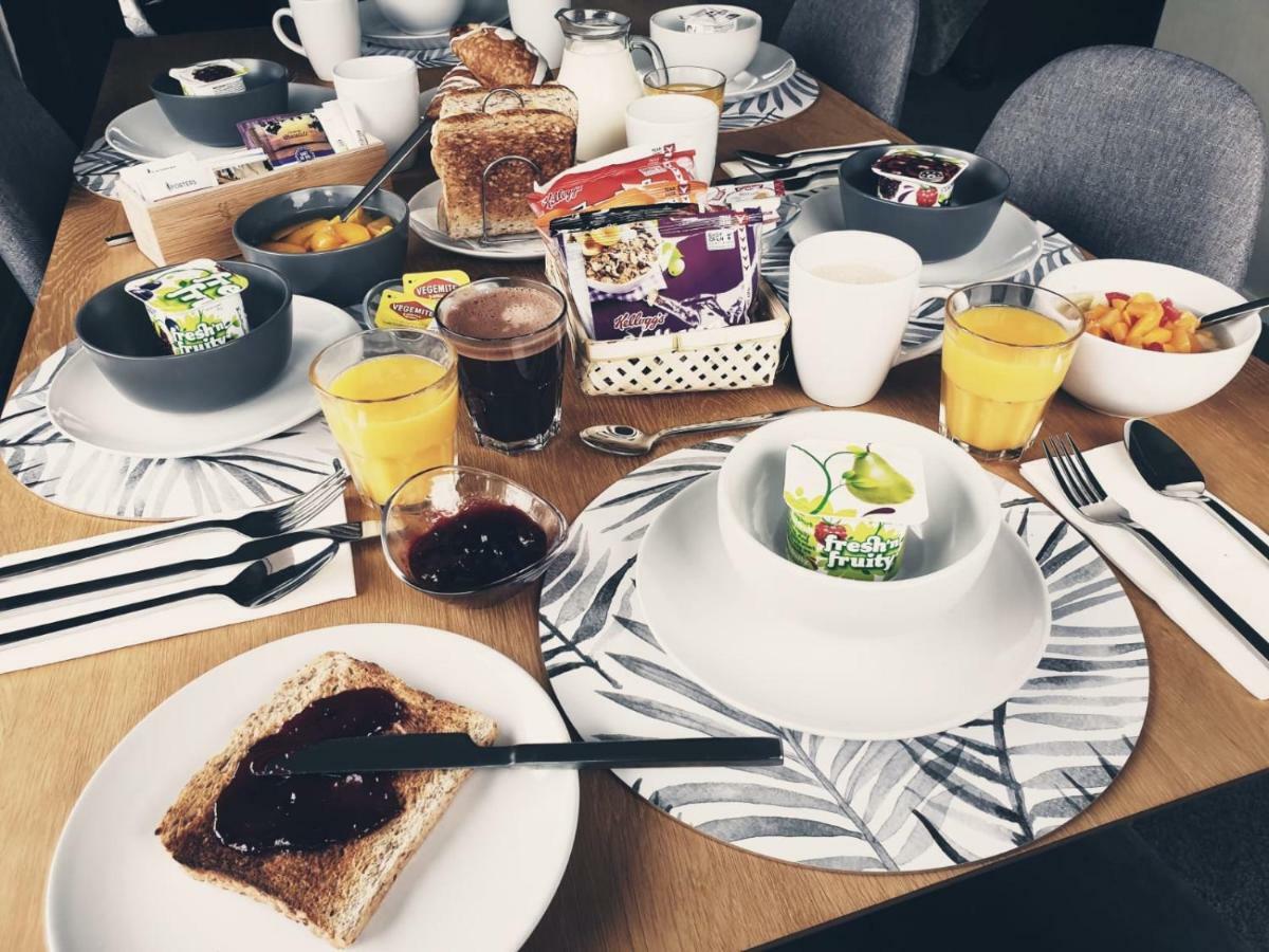 B, D & D Bed And Breakfast 타우포 호 외부 사진